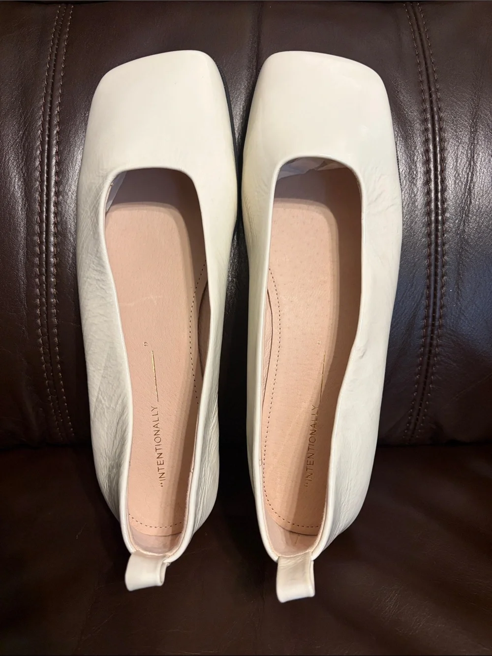 INTENTIONALLY BLANK Women's Square-Toe Ballet Flats in Cream size 10 women’s